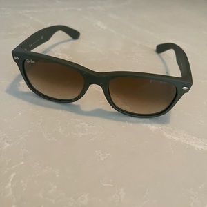 Ray ban new wayfarer